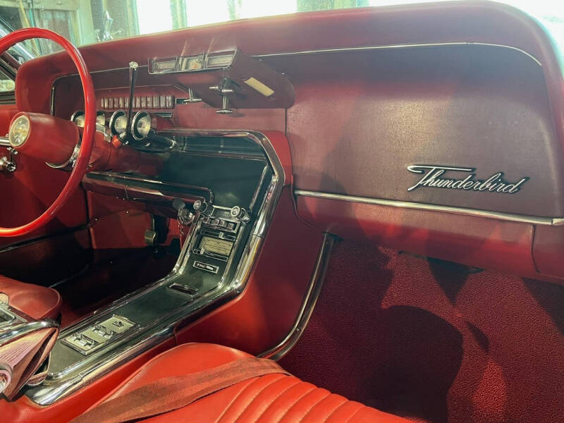 1965 Ford Thunderbird