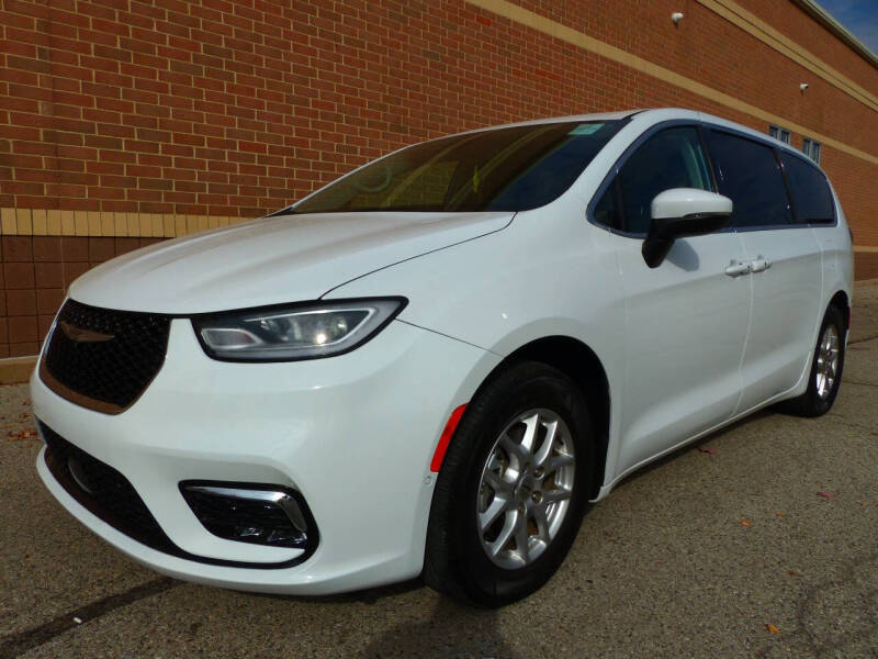 2023 Chrysler Pacifica Touring L