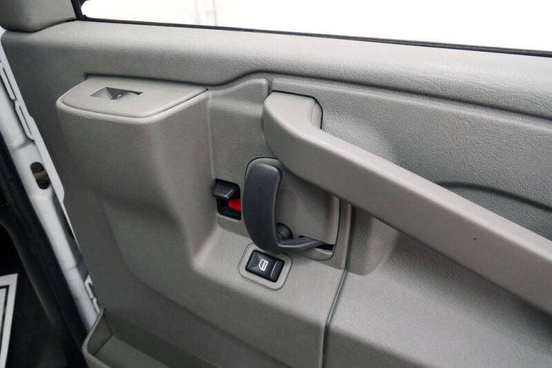 2022 GMC Savana 2500