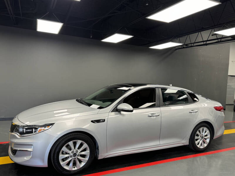 2016 Kia Optima EX photo 2