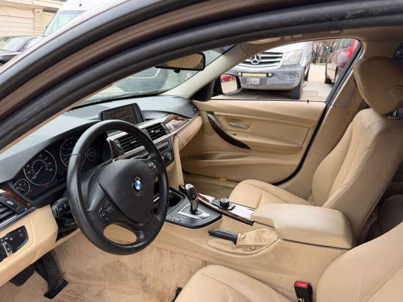 2013 BMW 3 Series 320i