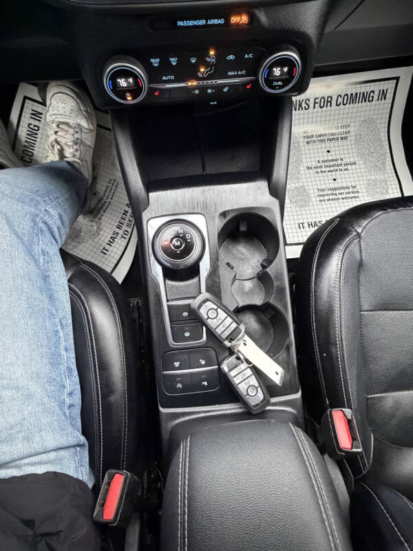 2020 Ford Escape Titanium