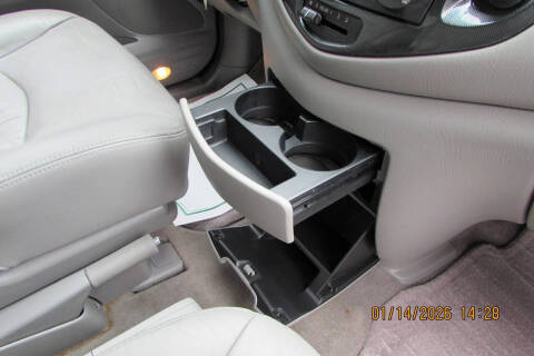 2003 Mazda MPV ES