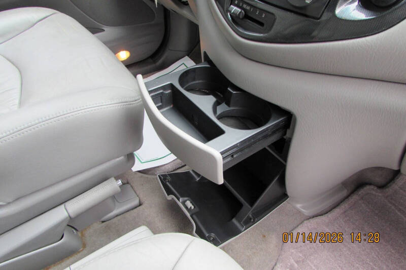 2003 Mazda MPV ES