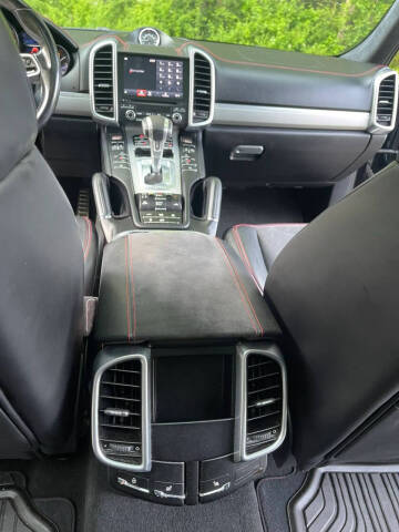 2017 Porsche Cayenne GTS