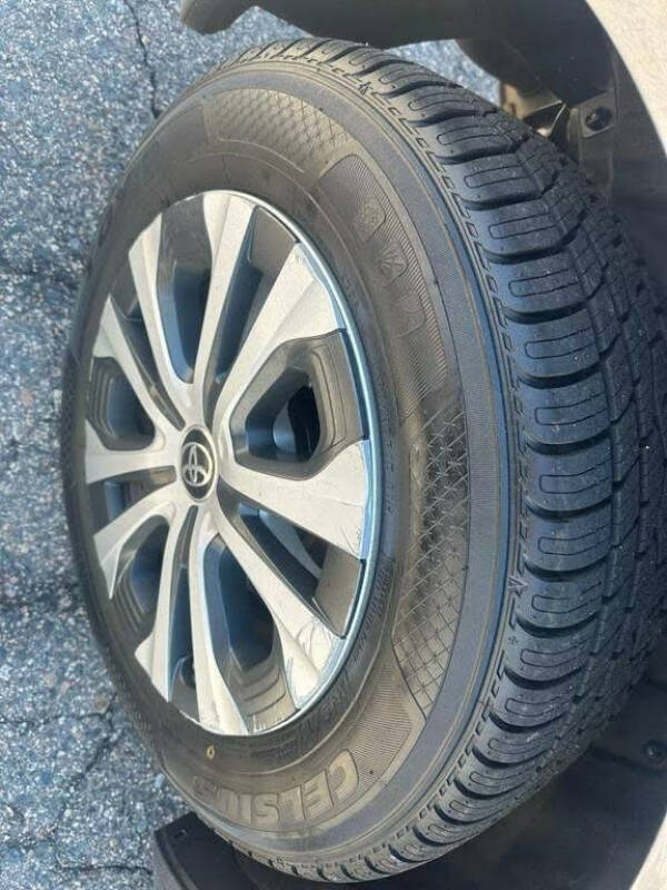 2019 Toyota Prius LE AWD-e