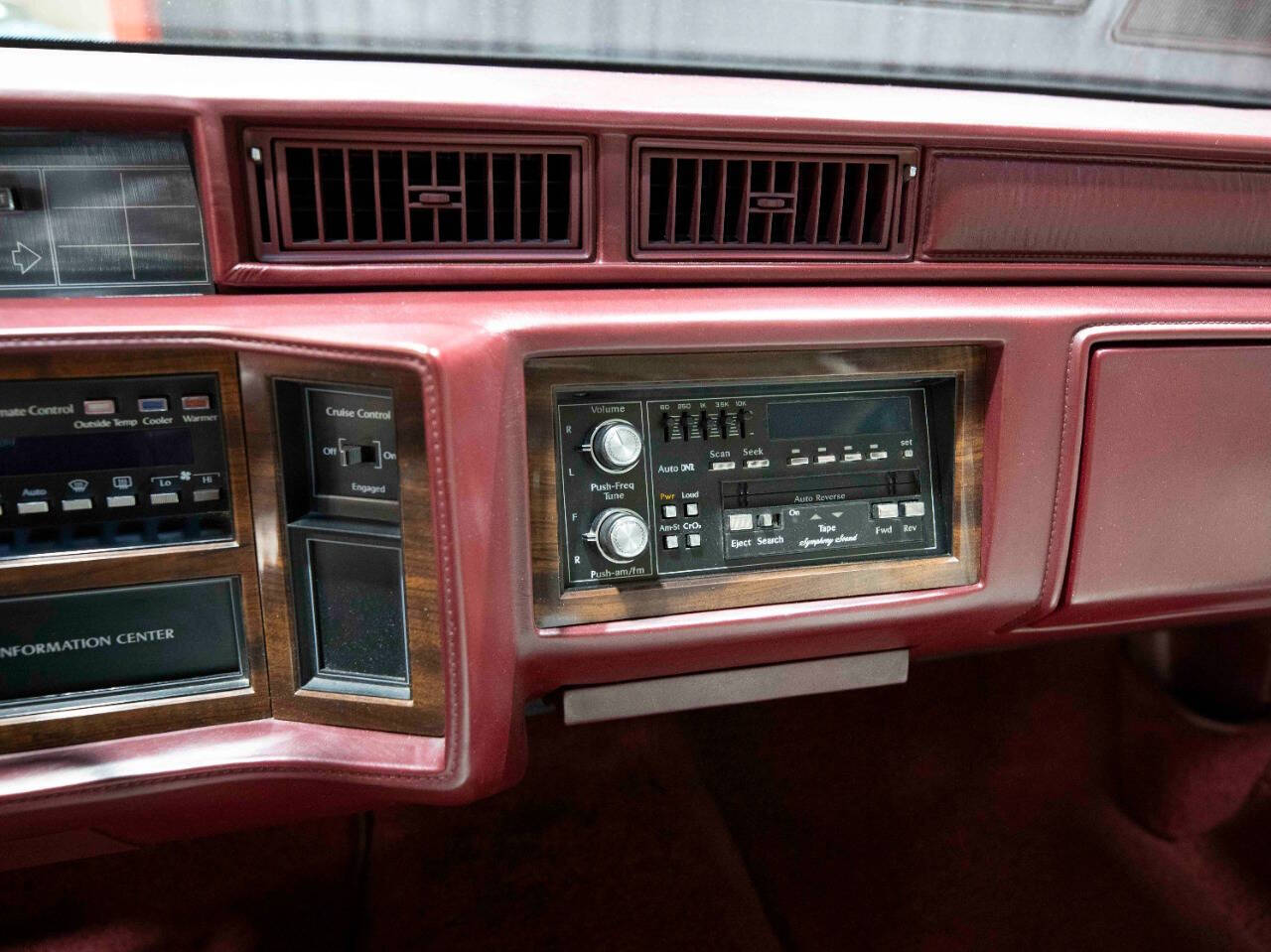 1990 Cadillac DeVille 47