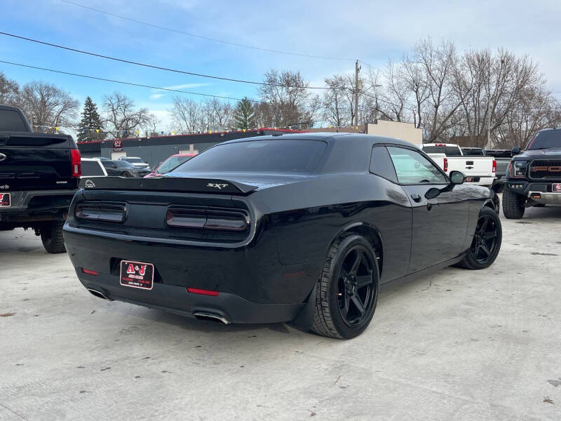 2015 Dodge Challenger SXT