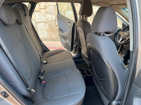 2014 Hyundai Accent SE