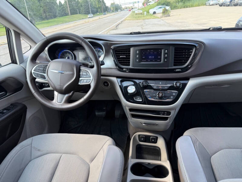 2017 Chrysler Pacifica Touring