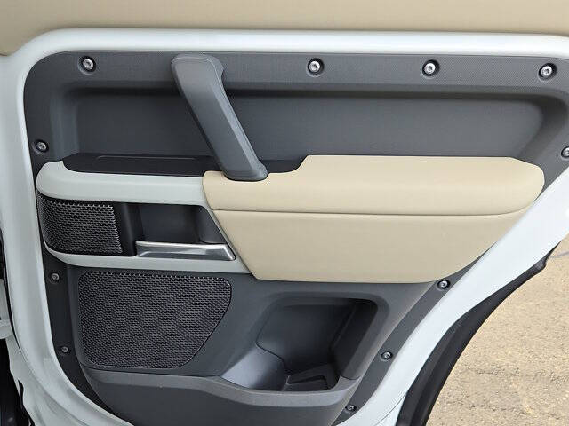 2024 Land Rover Defender 110 P300 S