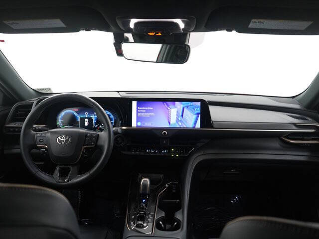 2025 Toyota Crown Signia XLE