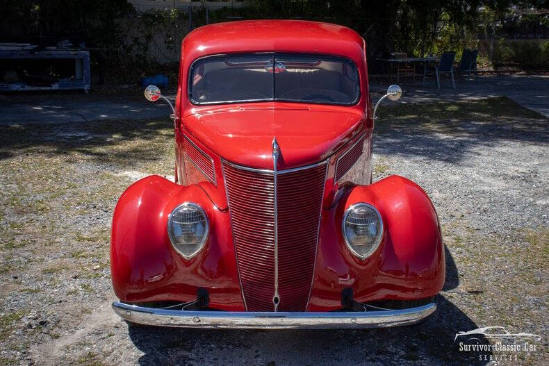 1937 Ford Tudor