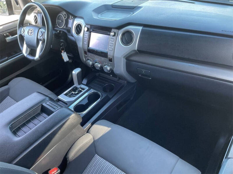 2017 Toyota Tundra SR5