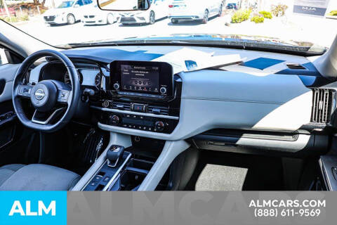 2024 Nissan Pathfinder SV