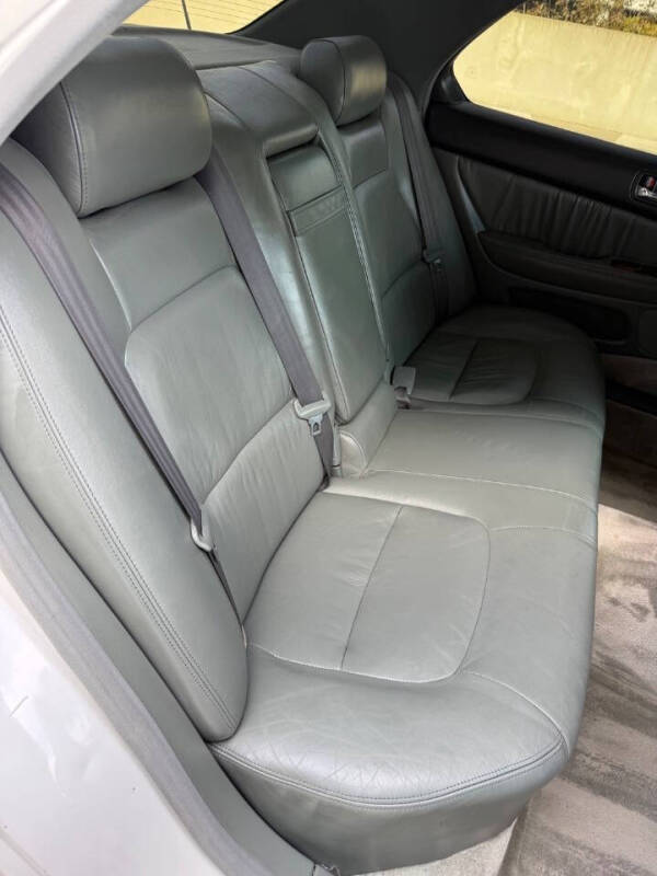 1997 Lexus LS 400 Coach