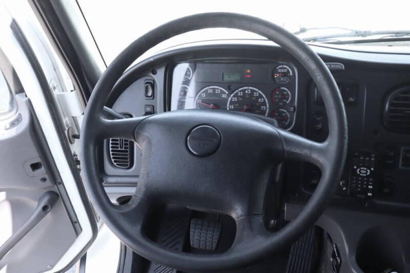 2013 Freightliner M2 112