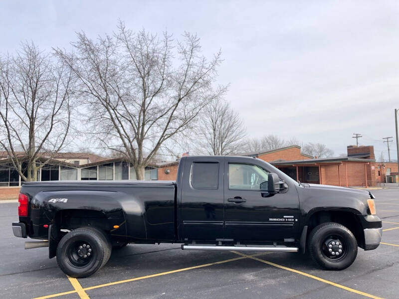 2007 GMC Sierra 3500HD for sale at MLD Motorwerks Pre-Owned Auto Sales - MLD Motorwerks, LLC in Eastpointe MI