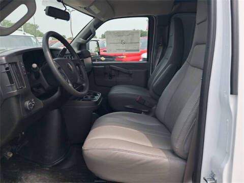 2025 Chevrolet Express 3500