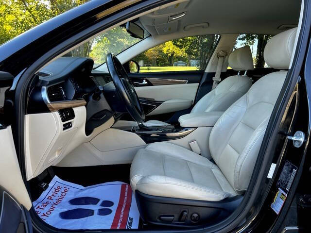 2019 Kia Cadenza Premium