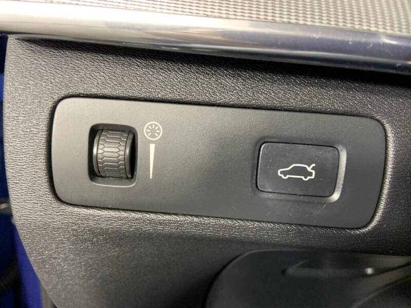 2016 Volvo XC90 T5 R-Design