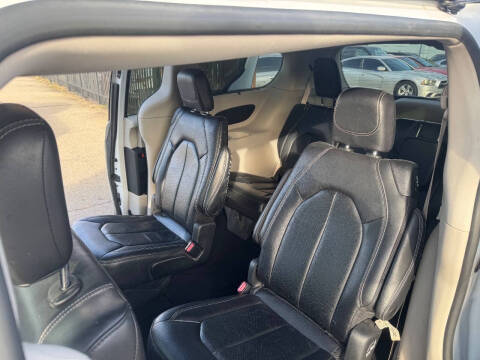 2022 Chrysler Pacifica Touring L