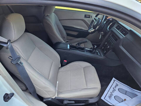 2011 Ford Mustang V6