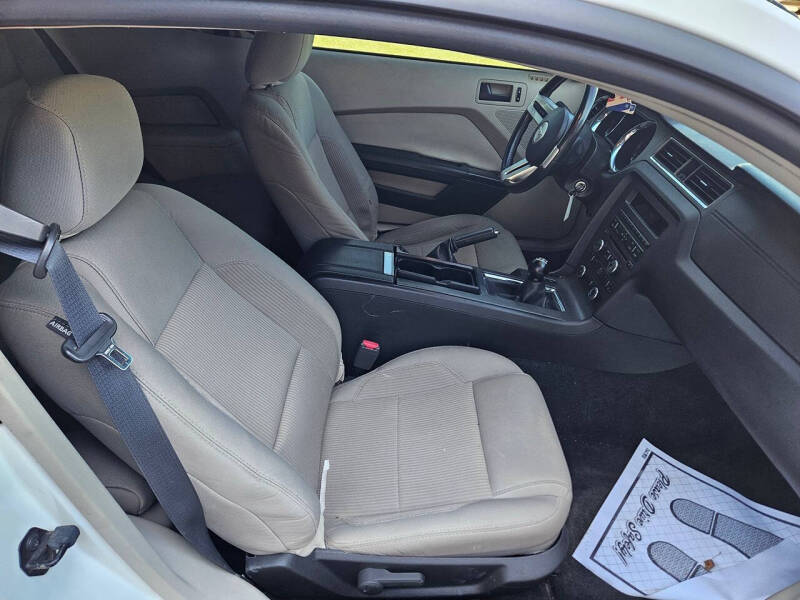 2011 Ford Mustang V6