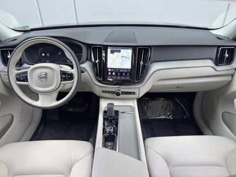 2025 Volvo XC60 T8 Plus Dark Theme