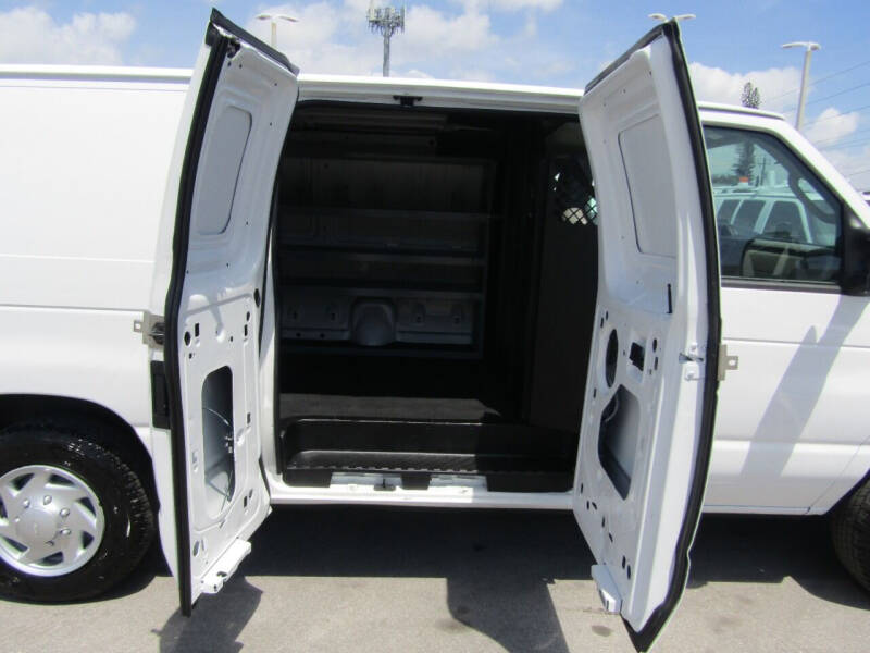 2013 Ford E-Series Econoline Van Commercial photo 9