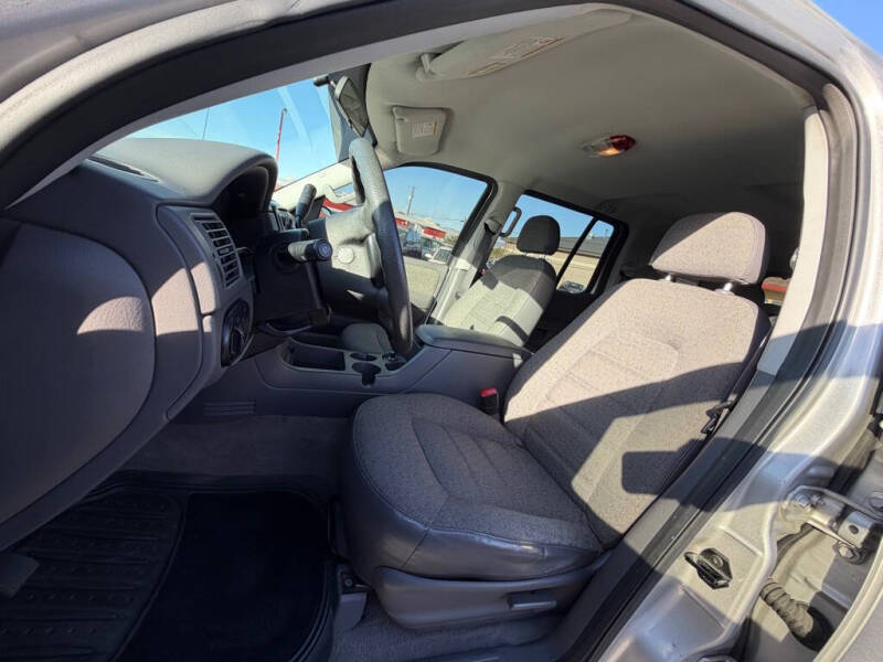 2004 Ford Explorer XLS