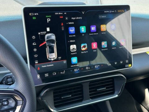 2025 VinFast VF8 Plus