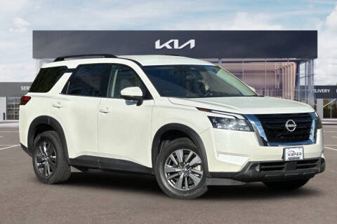 2024 Nissan Pathfinder SV