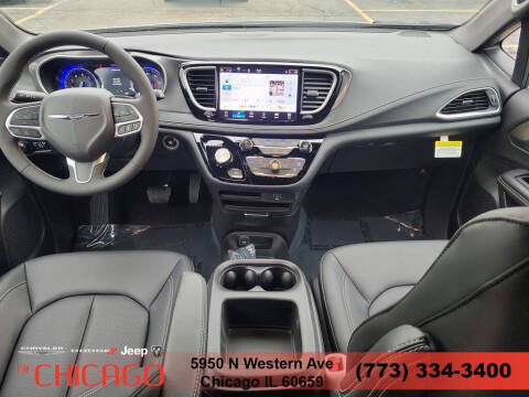 2026 Chrysler Pacifica Select