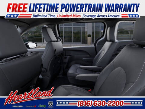 2027 Chrysler Pacifica Select
