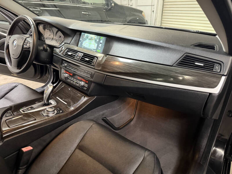2012 BMW 5 Series 528i