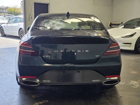 2023 Genesis G70