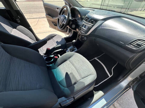 2017 Hyundai Accent SE