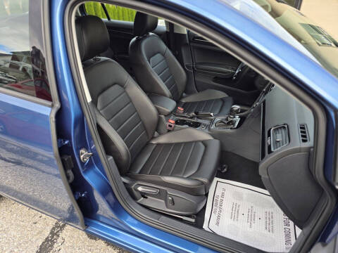 2017 Volkswagen Golf TSI SEL