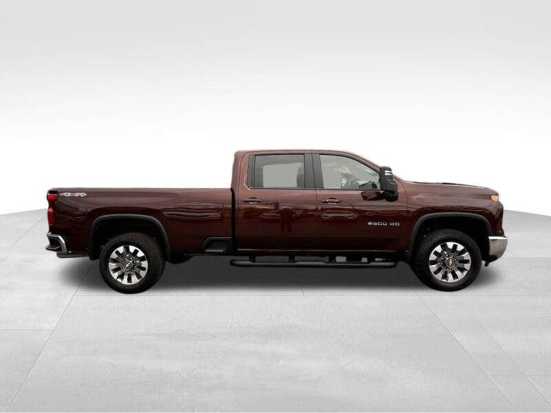 Chevrolet Silverado 2500HD's photo