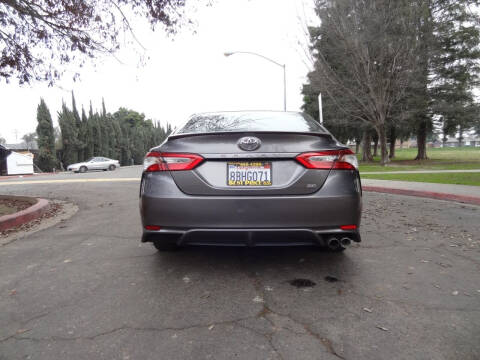 2018 Toyota Camry SE
