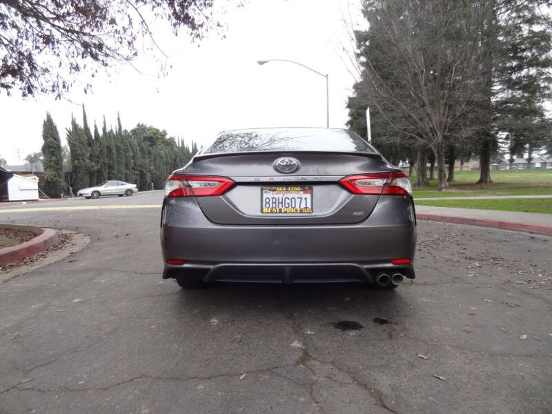 2018 Toyota Camry SE