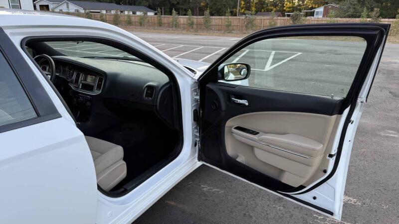 2012 Dodge Charger SE