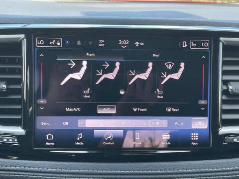 2027 Chrysler Pacifica Select