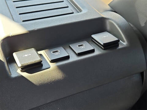 2022 Land Rover Defender 110 X-Dynamic SE