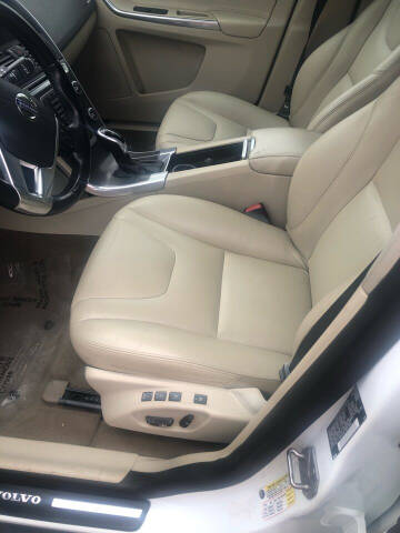 2015 Volvo XC60 T5 Drive-E Premier