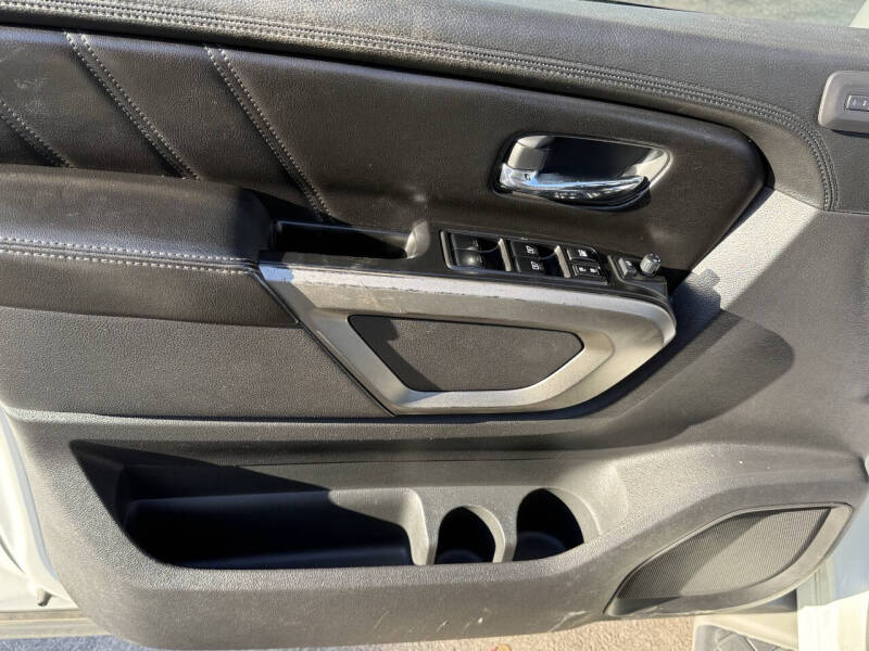 2015 Nissan Armada Platinum