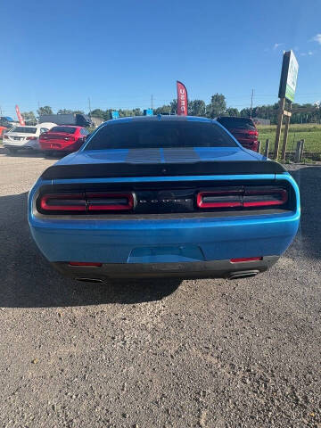 2016 Dodge Challenger SXT Plus