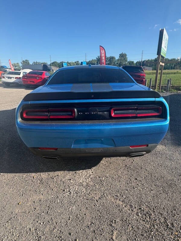 2016 Dodge Challenger SXT Plus