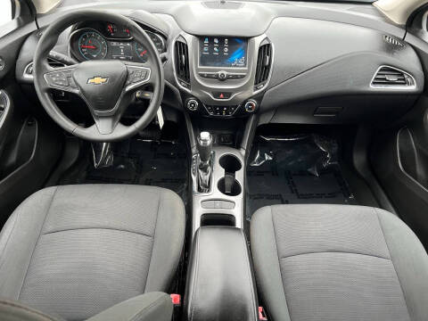 2017 Chevrolet Cruze LT Auto